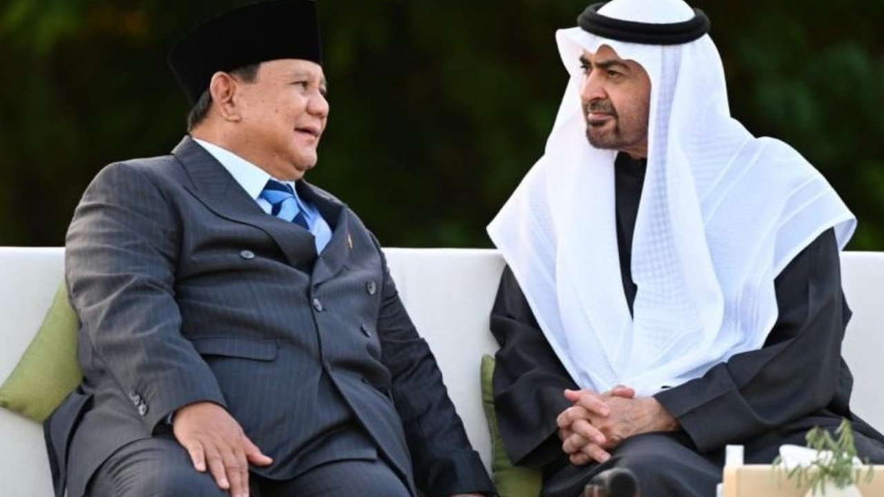 Presiden Prabowo Subianto bertemu Presiden MBZ di Istana Qasr Al Bahr, Abu Dhabi, untuk mempererat Kemitraan Strategis Prabowo MBZ, menandai 50 tahun hubungan diplomatik Indonesia-PEA.