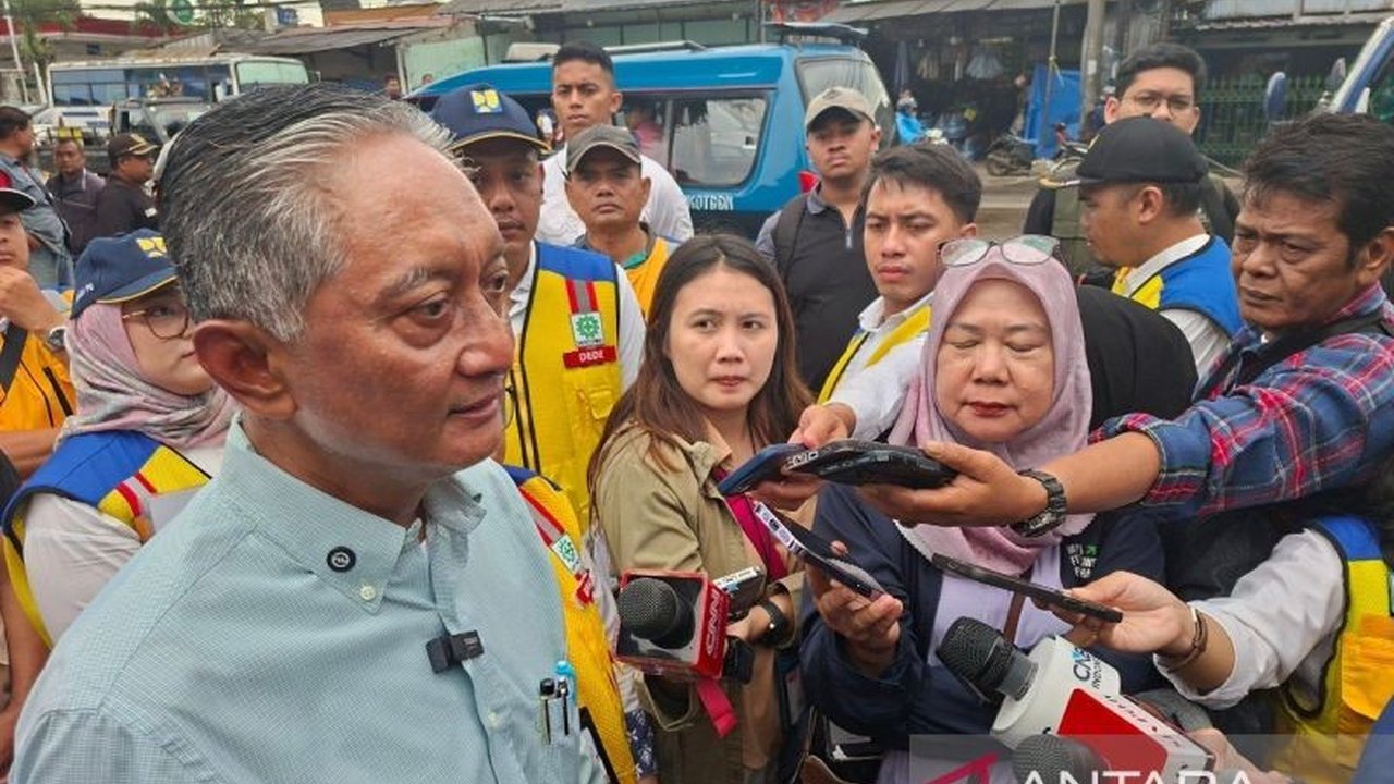 Menteri Pekerjaan Umum Dody Hanggodo menargetkan perbaikan jalan nasional di Parung, Bogor, Jawa Barat, dapat selesai dalam kurun waktu 1-2 bulan. Perbaikan Jalan Nasional Parung ini diharapkan meningkatkan kenyamanan dan keselamatan pengendara.