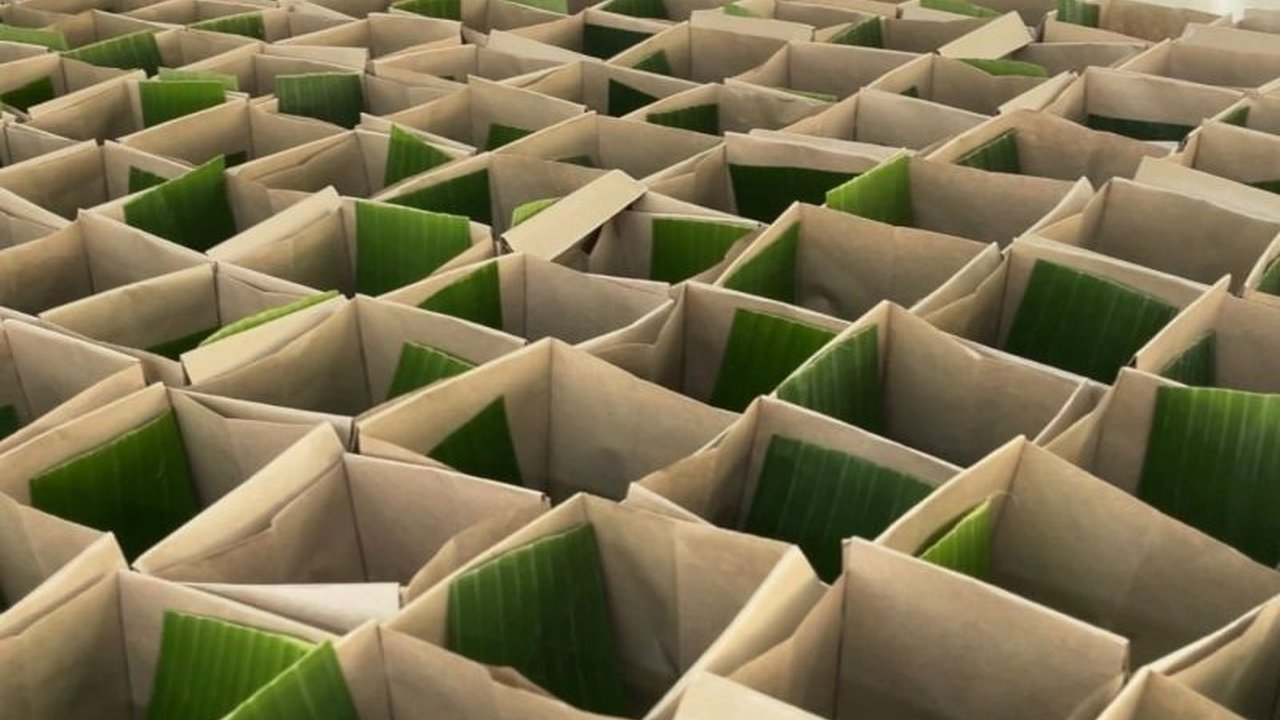 Masjid Al-Markaz Al-Islami Makassar berinovasi dengan konsep buka puasa ramah lingkungan pada Ramadhan 2026, mengurangi sampah plastik demi keberlanjutan dan kepedulian sosial yang mendalam.