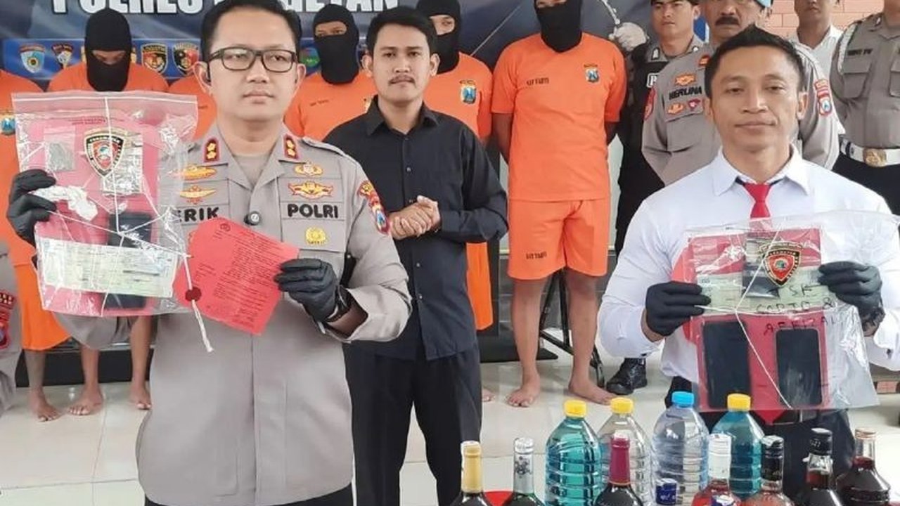 Polres Magetan berhasil amankan narkoba jenis sabu hingga bubuk bahan peledak dalam Operasi Pekat Semeru 2026. Penangkapan ini menunjukkan keseriusan dalam menjaga kamtibmas menjelang Ramadhan.