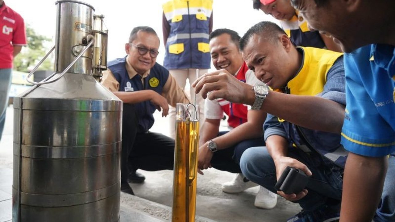 BPH Migas memastikan stok BBM Jawa Barat aman dan terkendali menjelang awal Ramadan 1447 H. Pengawasan ketat dilakukan di berbagai SPBU untuk menjamin ketersediaan dan kualitas, menghilangkan kekhawatiran kelangkaan.