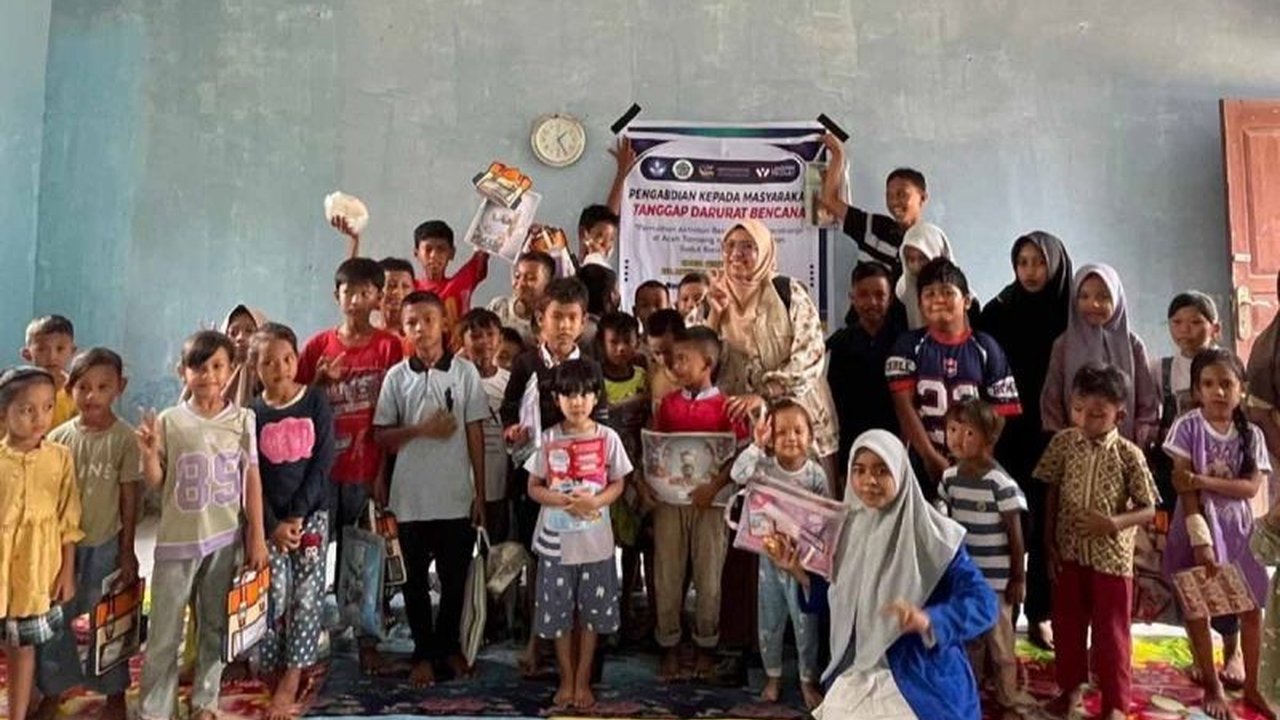Dosen Universitas Samudra (Unsam) berinisiatif menghadirkan sudut baca portabel dan edukasi kit untuk anak penyintas bencana di Aceh Tamiang. Program Sudut Baca Unsam ini bertujuan memulihkan semangat belajar mereka pascabencana.