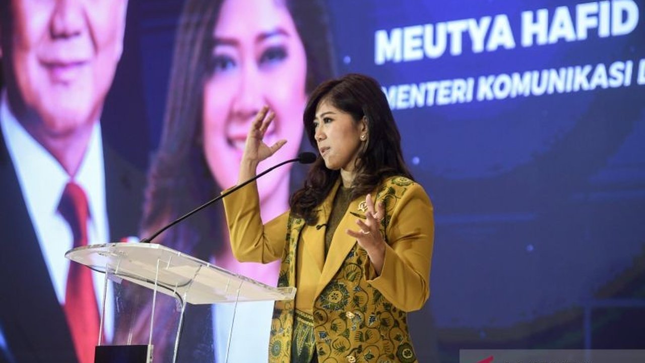 Menteri Komdigi Meutya Hafid menegaskan Peraturan Pemerintah (PP) Tunas Perlindungan Anak akan berlaku efektif Maret 2026, menuntut kesiapan platform digital untuk melindungi anak di ruang siber.
