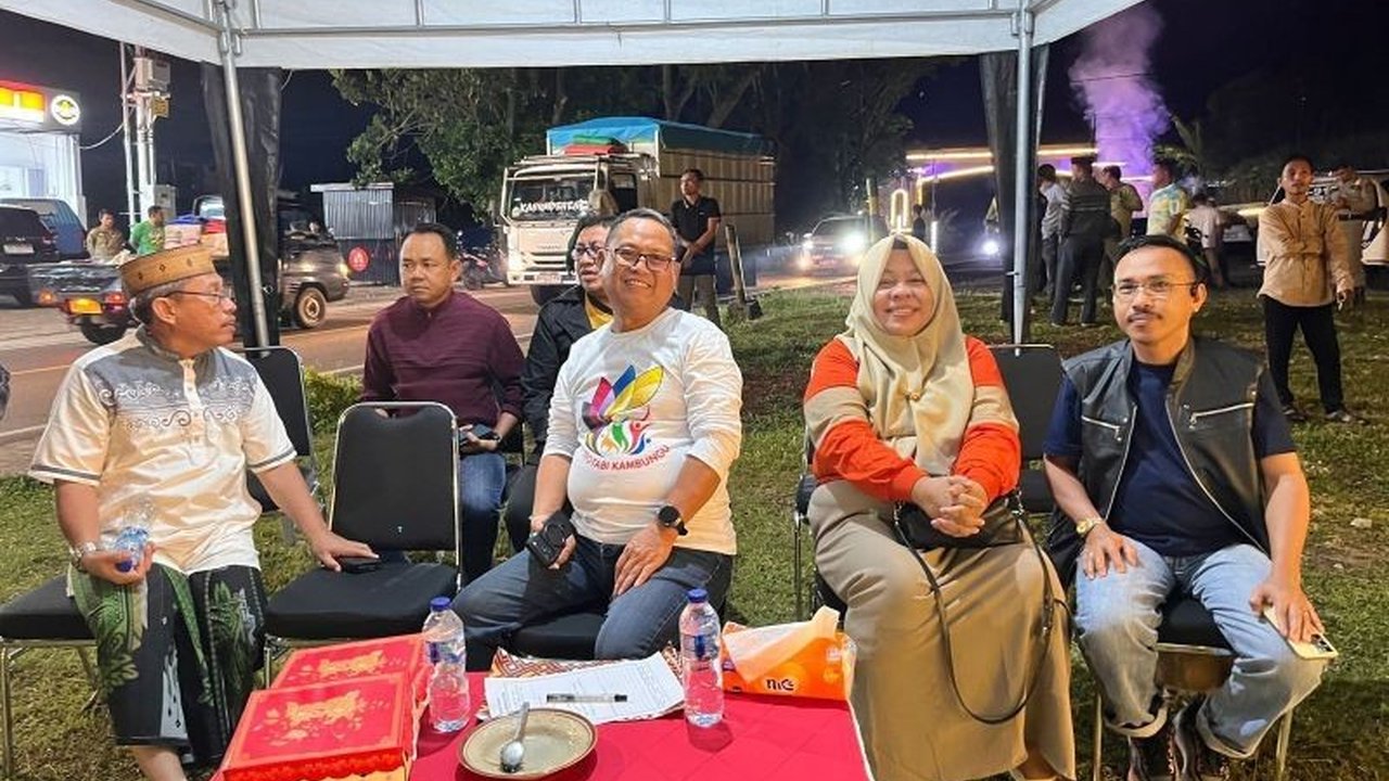 Anggota DPRD Gorontalo Utara menyoroti urgensi dukungan pemasaran bagi Usaha Mikro Kecil dan Menengah (UMKM) serta ekonomi kreatif (ekraf) di daerah, menekankan perlunya strategi promosi komprehensif agar produk lokal Gorontalo Utara mampu bersaing dan te