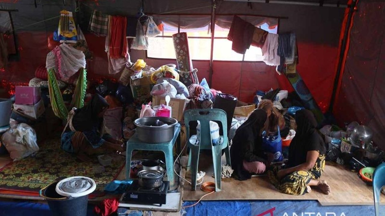 Tiga bulan di pengungsian, penyintas bencana hidrometeorologi di Pidie Jaya menanti relokasi hunian Pidie Jaya yang lebih layak, berharap dapat menempati huntara sebelum Idul Fitri.