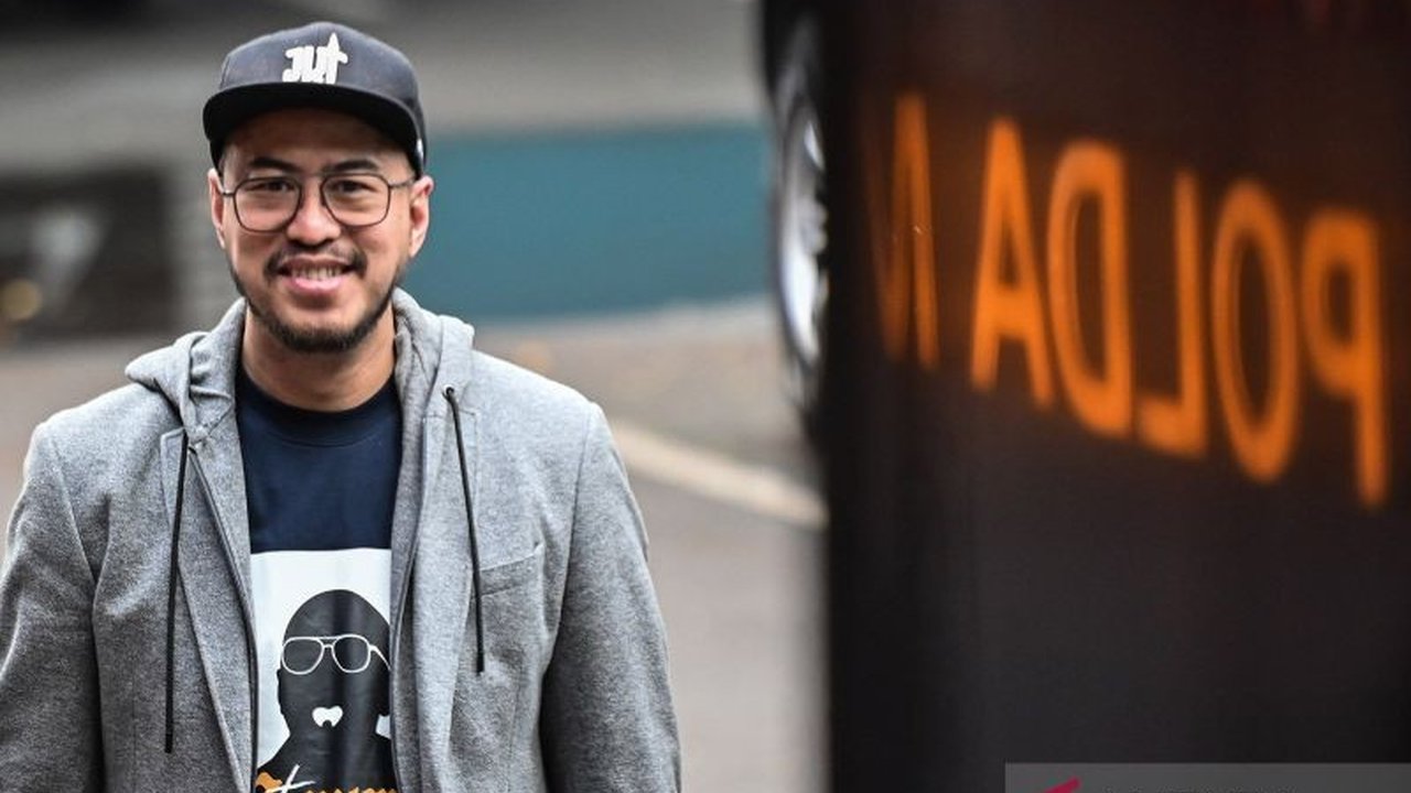 Menteri Hak Asasi Manusia (HAM) Natalius Pigai mendesak Bareskrim Polri menerapkan keadilan restoratif dalam kasus Pandji Pragiwaksono, menyusul sanksi adat Toraja yang telah dijalani komika tersebut.