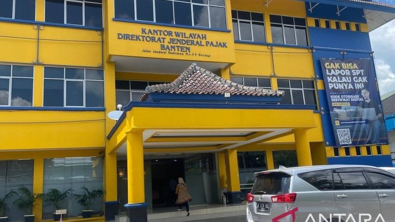 Kantor Wilayah Bea Cukai Banten mencatat penerimaan kepabeanan dan cukai sebesar Rp975,48 miliar hingga Januari 2026, mencapai 5,64 persen dari target APBN. Angka ini menunjukkan kinerja awal yang signifikan untuk Penerimaan Bea Cukai Banten.