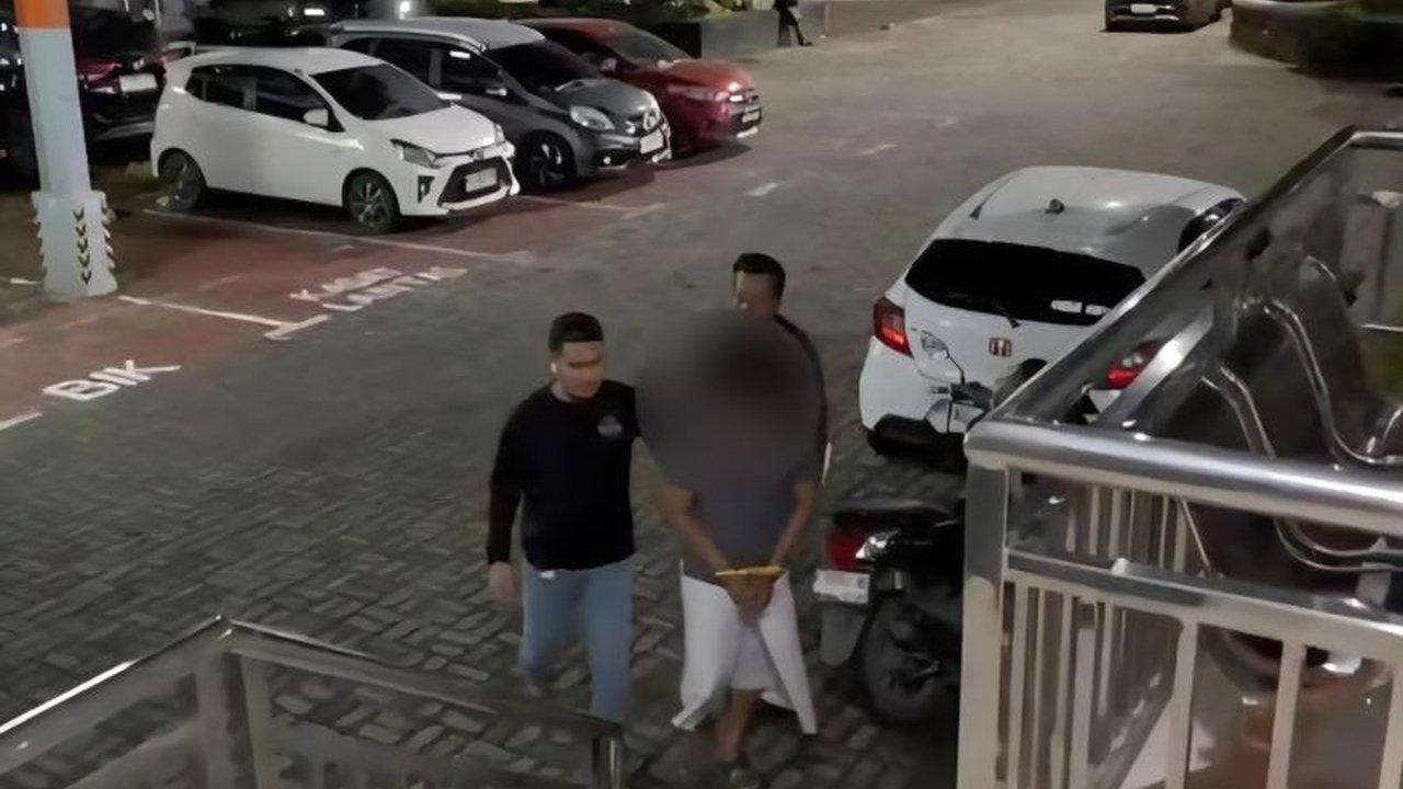 Kementerian Kesehatan (Kemenkes) mengambil langkah cepat merespons kasus pembacokan mahasiswi UIN Suska Riau, menyediakan konseling dan menyoroti pentingnya penanganan kesehatan mental di kalangan anak muda.