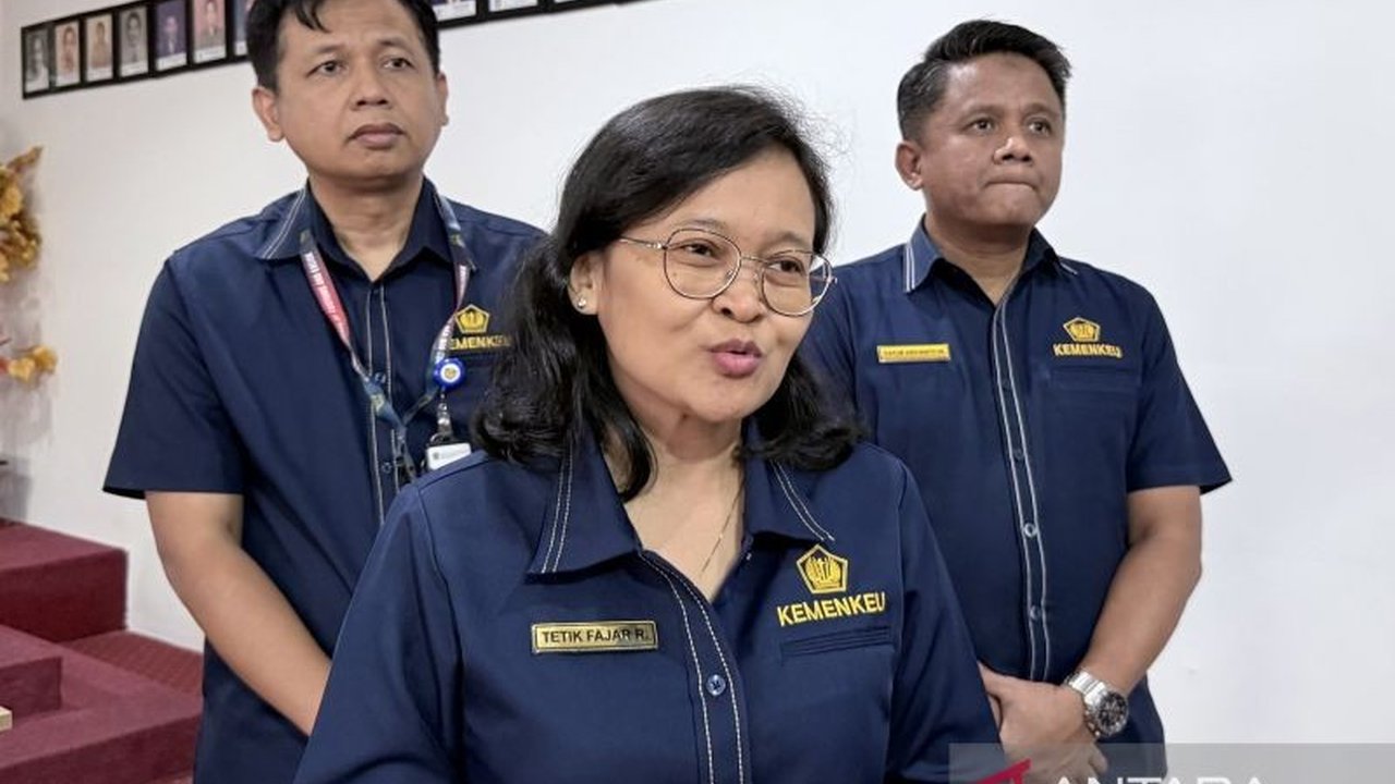 Kanwil DJKN Kalselteng berhasil menyetorkan Rp28,9 miliar hasil lelang dan BPHTB ke kas daerah Kalsel, menunjukkan kontribusi nyata dalam pengoptimalan aset daerah yang tidak produktif.
