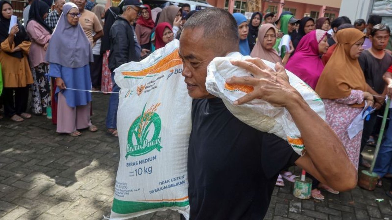 Bupati Lamsel luncurkan Program Betik Lampung Selatan, sebuah inisiatif untuk memastikan penyaluran bansos bebas potongan ilegal dan korupsi, demi hak penuh masyarakat.