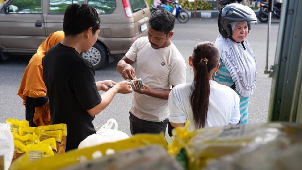 Pemerintah Provinsi Maluku Utara melalui Gerakan Pangan Murah berupaya menstabilkan harga sembako di pasaran, memberikan akses pangan terjangkau bagi masyarakat jelang dan selama Ramadan.