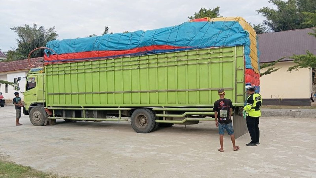 Polda Gorontalo melalui Ditlantas gencar melakukan penertiban kendaraan bermuatan lebih atau overload di seluruh wilayah Provinsi Gorontalo. Langkah ini diambil untuk mencegah kecelakaan dan kerusakan jalan.