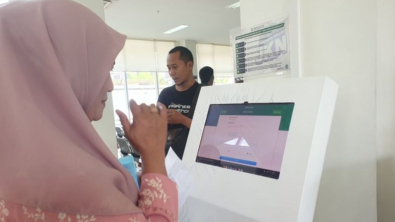 Sebanyak 18.439 peserta Penerima Bantuan Iuran Jaminan Kesehatan (PBI JK) di Tulungagung berstatus nonaktif. Simak informasi lengkap mengenai penyebab, proses reaktivasi, dan solusi bagi peserta BPJS Kesehatan Tulungagung yang terdampak.