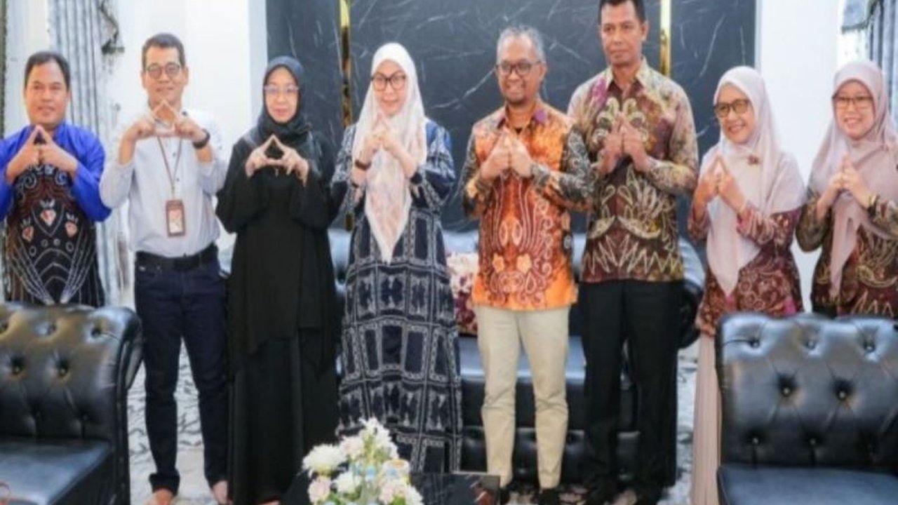 Pemerintah Kota (Pemkot) Banjarbaru menegaskan komitmen kuatnya untuk Sensus Ekonomi 2026, menjadikannya fondasi penting bagi pembangunan ekonomi daerah yang berbasis data akurat dan terpercaya.