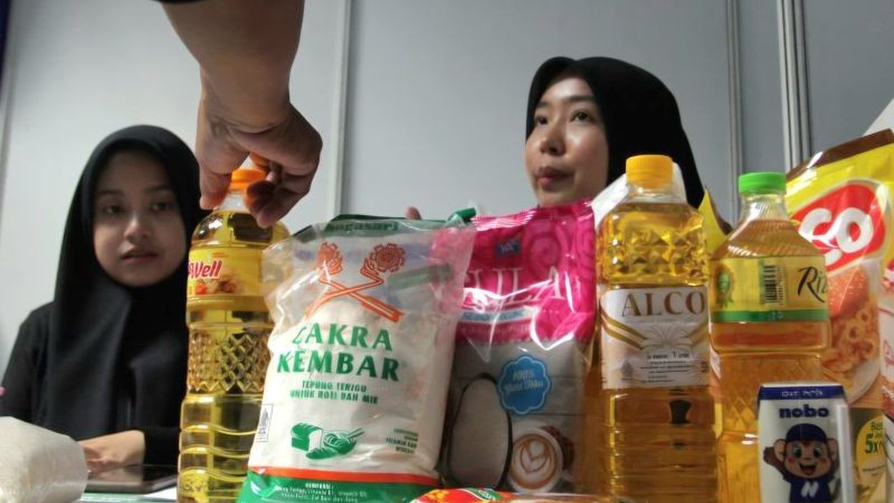 Pemerintah Kota Malang menggelar Gerakan Pangan Murah (GPM) di 34 lokasi untuk menjaga kestabilan harga pangan selama Ramadan. Simak detail lokasi dan dampaknya pada harga bahan pokok.