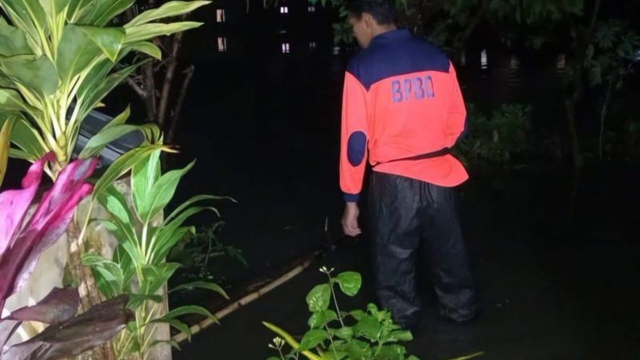 BPBD Kabupaten Malang melakukan asesmen dampak banjir di Pakis Kabupaten Malang yang melanda Desa Saptorenggo dan Mangliawan, menyebabkan 10 KK terdampak setelah hujan deras.