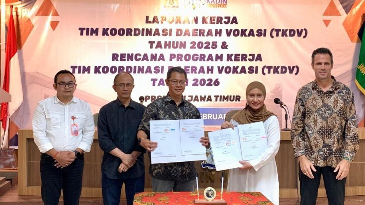 Kamar Dagang dan Industri Jawa Timur (Kadin Jatim) bersama Tim Koordinasi Daerah Vokasi (TKDV) Jatim bersinergi memantapkan program Penguatan Vokasi Jatim, menargetkan pembentukan TKDV di 38 kabupaten/kota rampung pada 2026 demi SDM unggul dan berdaya sai