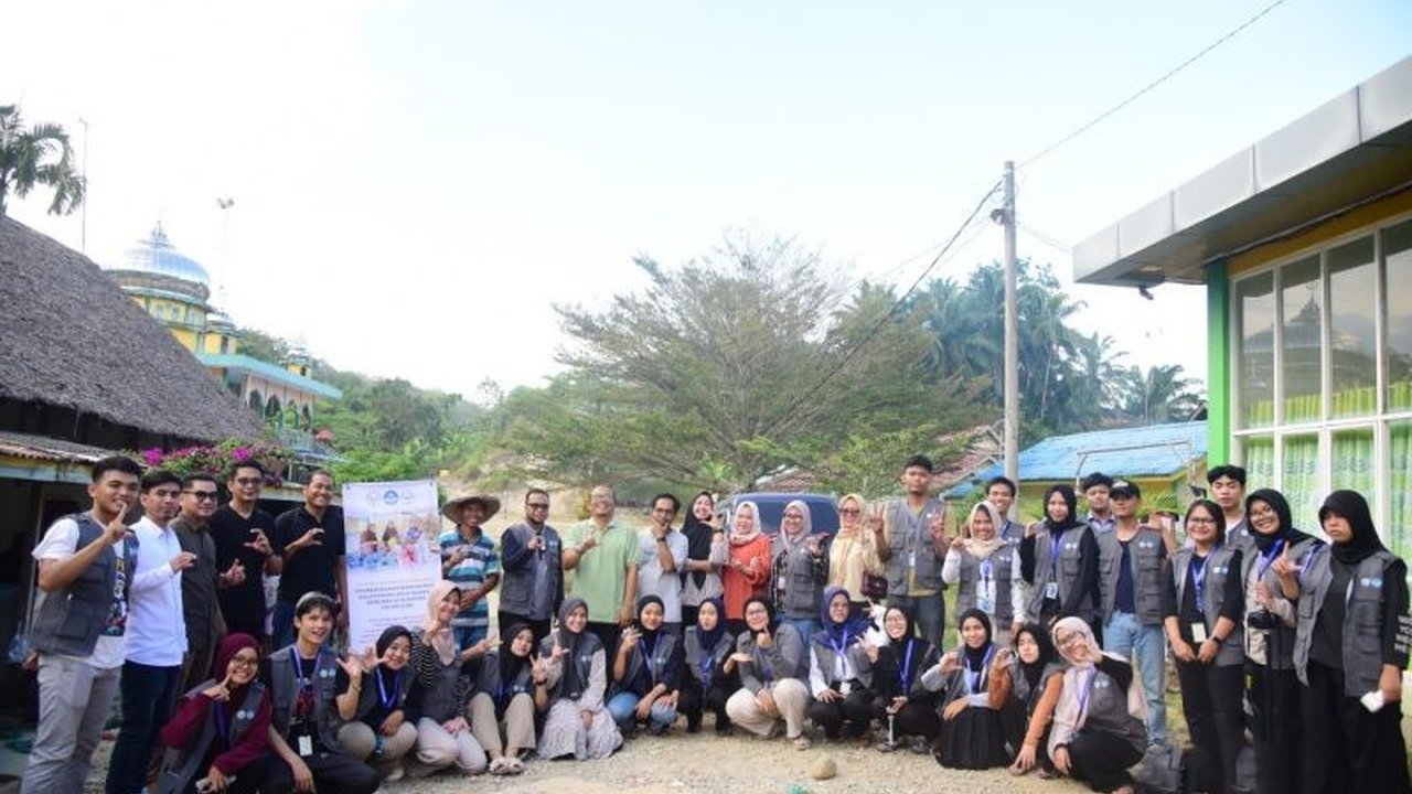 50 Mahasiswa Unimed diterjunkan ke Langkat untuk Program Mahasiswa Berdampak Pemulihan Pascabencana Kemendiktisaintek Tahun 2026. Mereka akan fokus pada pemberdayaan masyarakat dan penguatan ekonomi demi percepatan pemulihan pascabencana di Langkat.