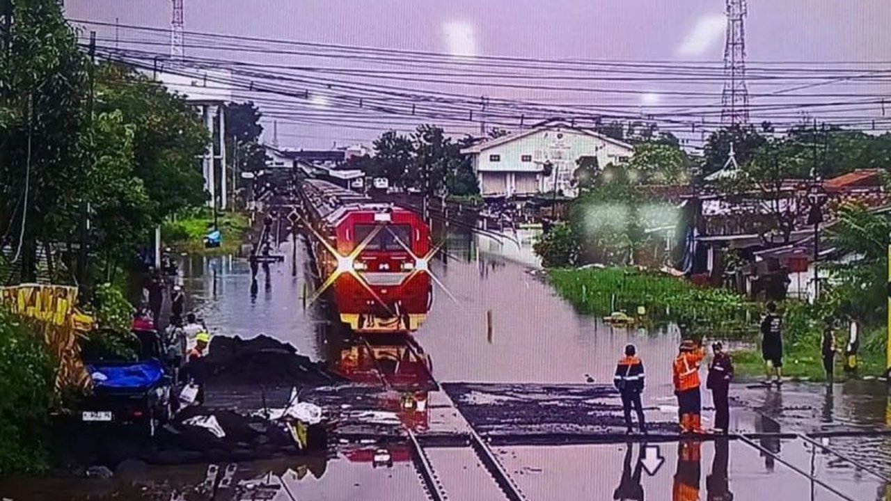 Menteri Pekerjaan Umum (PU) Dody Hanggodo berencana membentuk Satgas Antisipasi Banjir Rel Kereta api bersama tim KAI, memastikan jalur mudik tetap aman dari genangan air.