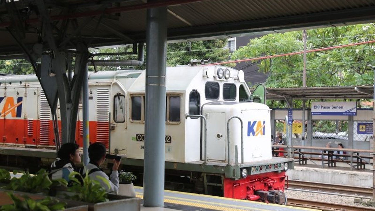 PT KAI Daop 1 Jakarta mencatat 564 ribu **Tiket KA Lebaran 2026** telah terjual untuk keberangkatan dari Stasiun Gambir dan Pasar Senen. Masih ada sisa kursi, segera amankan perjalanan Anda!