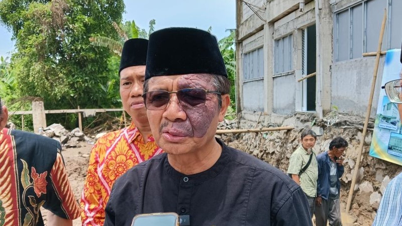 Wakil Ketua Komite I DPD RI Muhdi mendesak Presiden untuk mendengarkan laporan masyarakat terkait pelaksanaan Program Makan Bergizi Gratis (MBG) yang dinilai belum sesuai harapan, memicu pertanyaan tentang kualitas dan relevansi gizi yang diberikan.
