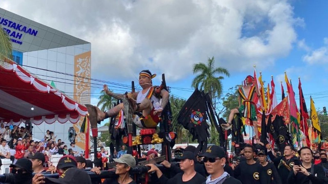 Polres Singkawang menyiapkan rekayasa lalu lintas dan jalur darurat khusus selama Festival Cap Go Meh untuk menjamin kelancaran arus kendaraan dan keselamatan masyarakat, khususnya saat Pawai Tatung.