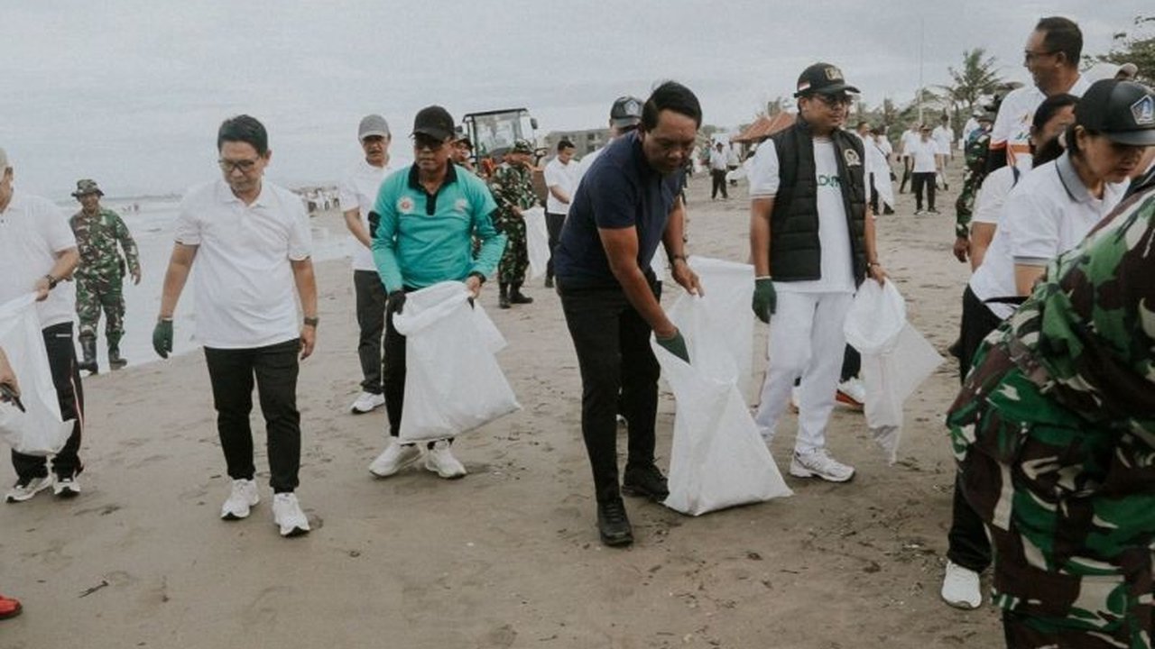 Pemerintah Kabupaten Badung terus memperkuat komitmen menjaga kebersihan lingkungan pesisir Badung melalui Gerakan Bali Bersih Sampah, melibatkan berbagai elemen masyarakat demi kelangsungan sektor pariwisata.