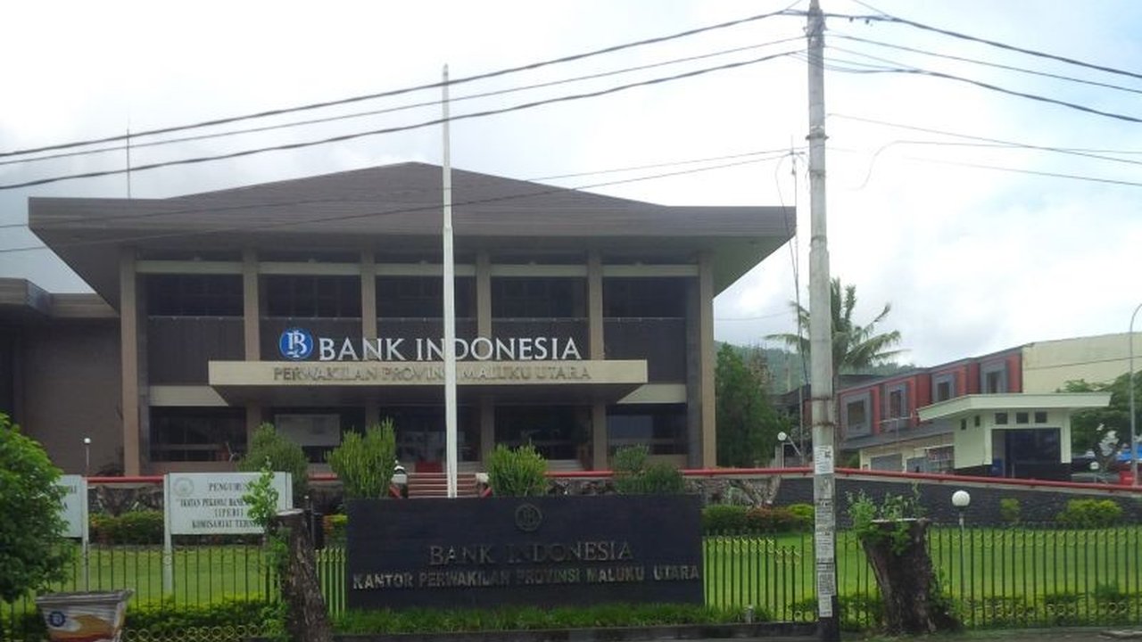 Kantor Perwakilan Bank Indonesia (KPw BI) Maluku Utara memprediksi **kebutuhan uang Lebaran 2026** akan melonjak hingga Rp933 miliar, naik 25 persen dari tahun sebelumnya, menandakan peningkatan aktivitas ekonomi dan mobilitas masyarakat yang signifikan.