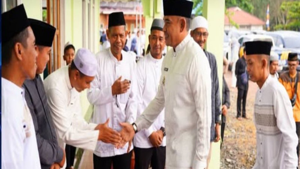 Pemerintah Kabupaten Tanah Laut (Tala) mempercepat pembangunan infrastruktur Tanah Laut di Desa Bajuin, Kecamatan Bajuin, guna mendorong aktivitas ekonomi desa dan memperluas akses digital masyarakat.
