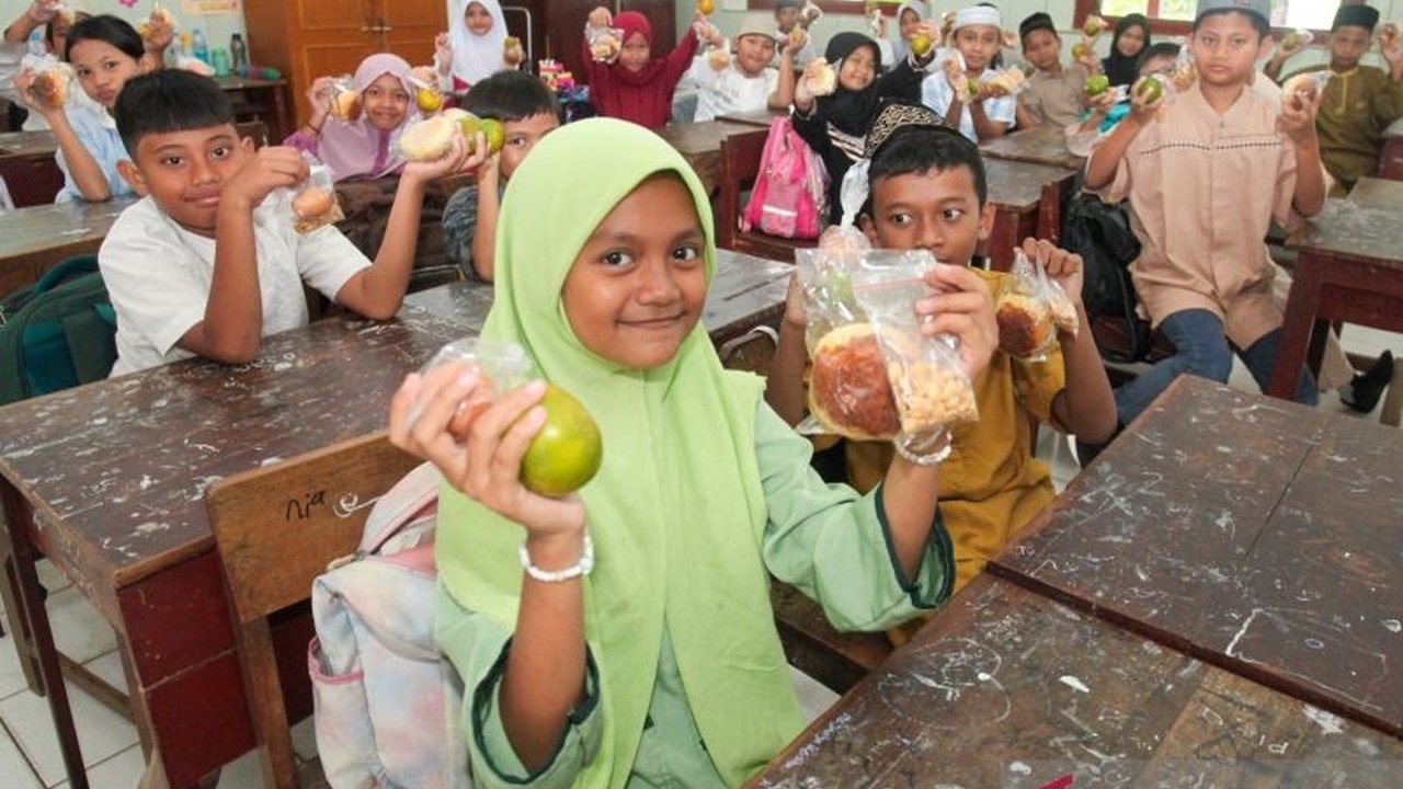 Menteri Pendidikan Dasar dan Menengah (Mendikdasmen) Abdul Mu’ti memastikan bahwa pengajuan Anggaran Tambahan Pendidikan (ABT) sebesar Rp181 triliun ke DPR tidak dialokasikan untuk Program Makan Bergizi Gratis (MBG), melainkan untuk revitalisasi dan dig