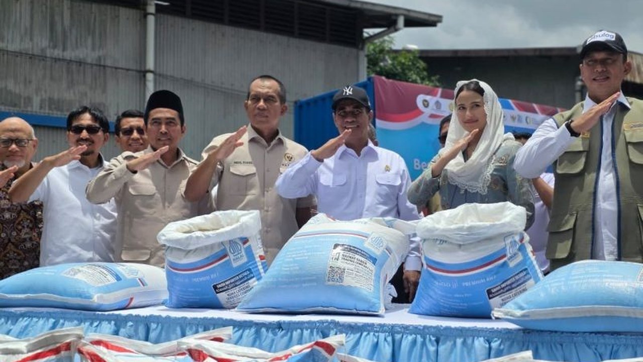 Kementerian Haji dan Umrah (Kemenhaj) sukses mengekspor 2.280 ton beras super premium ke Arab Saudi, menandai langkah strategis penguatan ekosistem logistik Ekspor Beras Haji dan promosi pangan nasional.