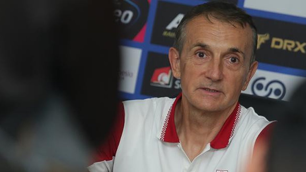 Milomir Seslija, pelatih Persis Solo di BRI Super League 2025/2026. (Dok. ileague.id)