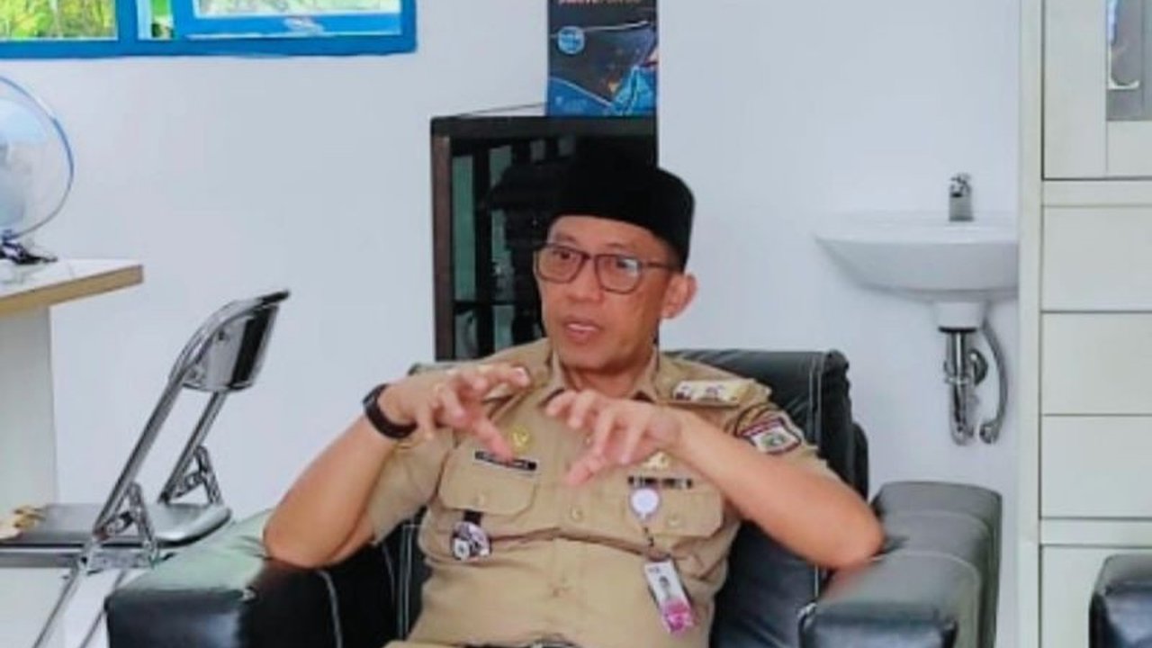 Badan Kesatuan Bangsa dan Politik Provinsi Sulawesi Barat (Kesbangpol Sulbar) meminta seluruh instansi melaporkan kegiatan yang melibatkan Warga Negara Asing (WNA) sebagai upaya Pengawasan WNA Sulbar dan menjaga stabilitas daerah.