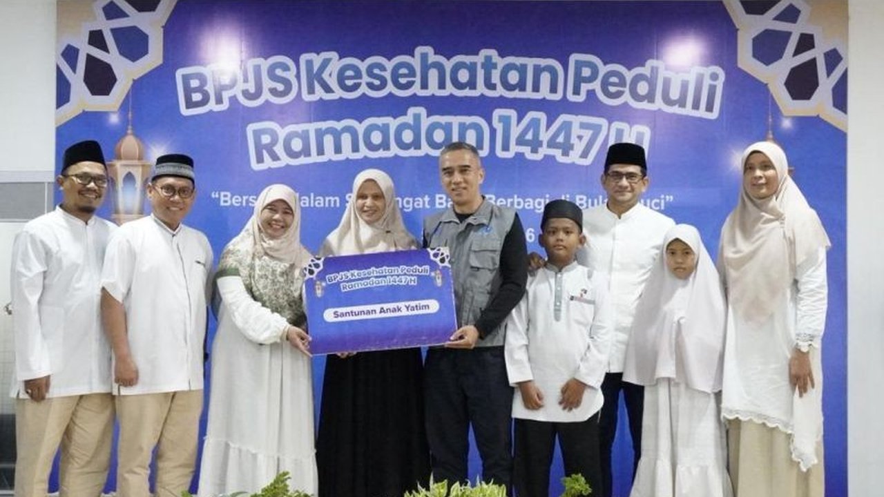 BPJS Kesehatan menyalurkan santunan kepada anak yatim di Padang sebagai bagian dari program BPJS Kesehatan Peduli, mempererat hubungan dengan masyarakat dan memperkuat integritas organisasi.
