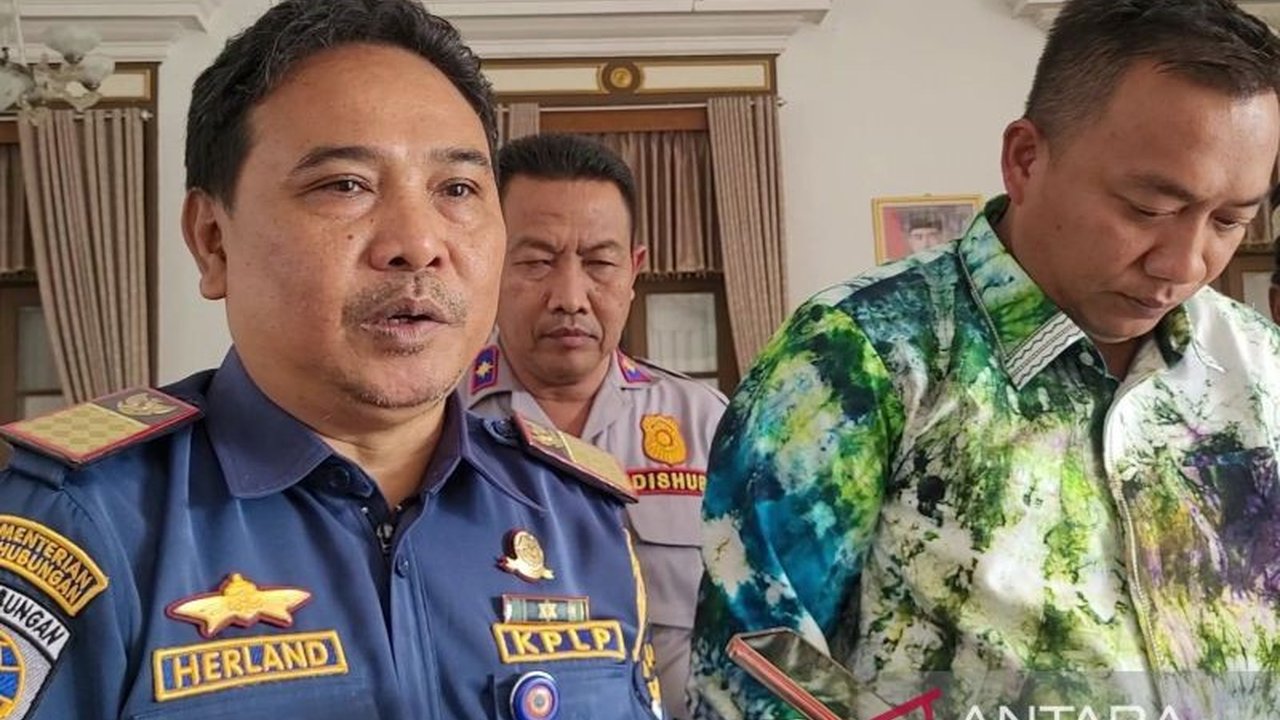 Kementerian Perhubungan (Kemenhub) kembali hadirkan program Mudik Gratis dengan kapal cepat rute Situbondo-Madura untuk Lebaran 2026. Simak detail kuota dan jadwalnya!