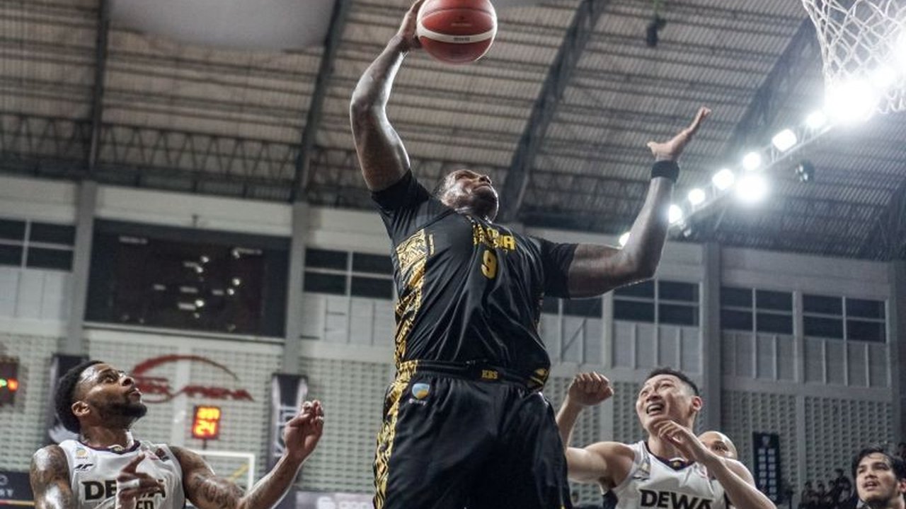 Kesatria Bengawan Solo melakukan perubahan signifikan dengan melepas Deon Thompson dari roster tim untuk paruh kedua musim IBL 2026, menyusul performa yang belum optimal dan upaya meningkatkan daya saing tim.