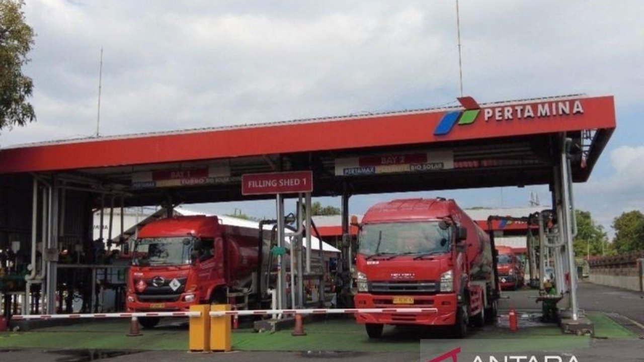 Pertamina Patra Niaga menjamin **ketahanan pasokan BBM** di wilayah Jawa Timur, Bali, dan Nusa Tenggara (Jatimbalinus) tetap aman dan terkendali, meskipun terjadi krisis geopolitik di Timur Tengah, mengimbau masyarakat untuk tidak panik.