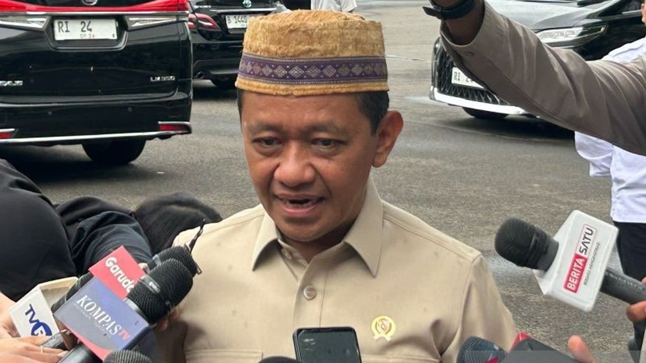 Pemerintah Indonesia berencana meningkatkan target Percepatan Konversi Motor Listrik secara drastis, dari ratusan ribu menjadi jutaan unit per tahun, seiring dengan perkembangan teknologi yang semakin terjangkau dan pembentukan gugus tugas baru untuk tran