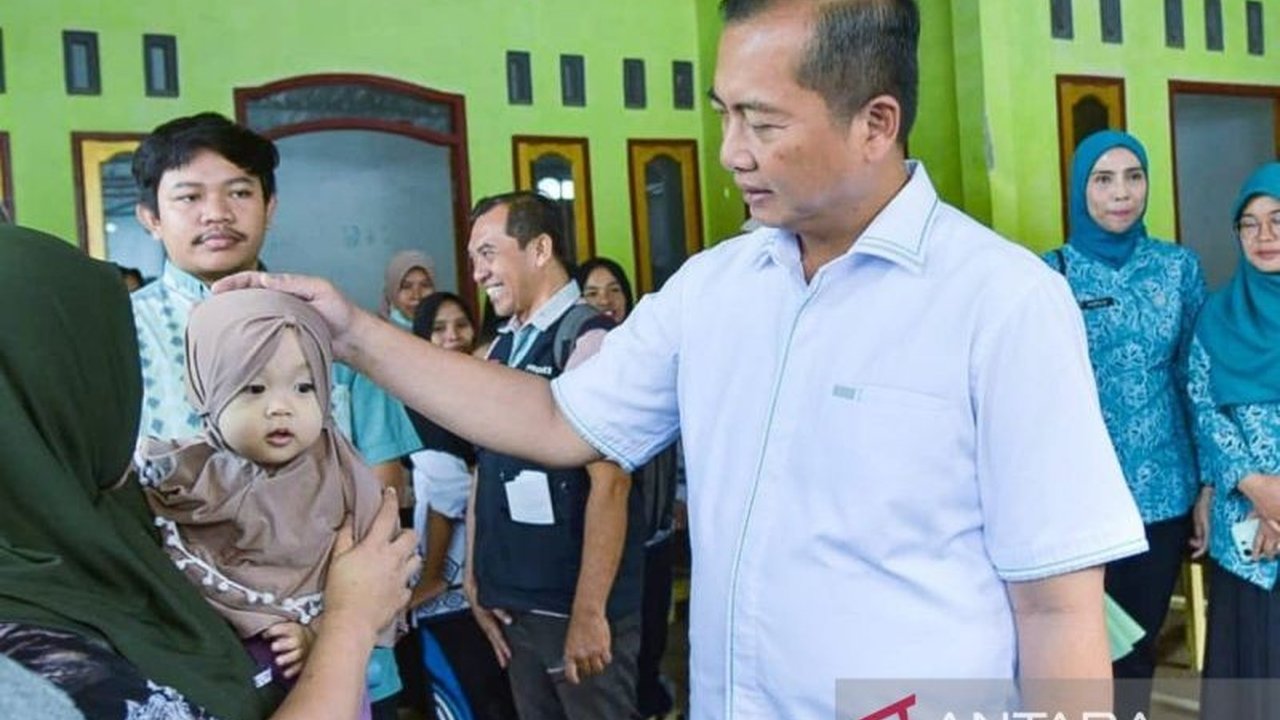 Gubernur NTB meninjau langsung upaya Penanganan Stunting Lombok Tengah, menyoroti data anak yang belum tercatat dan pentingnya lingkungan sehat. Simak strategi pemerintah daerah dalam mengatasi masalah ini.