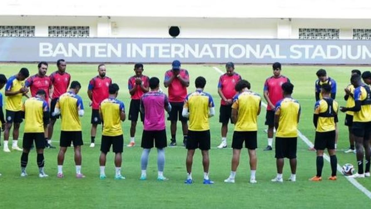 Arema FC dalam sesi persiapan tim di BRI Super League 2025/2026. (Dok. ileague.id)