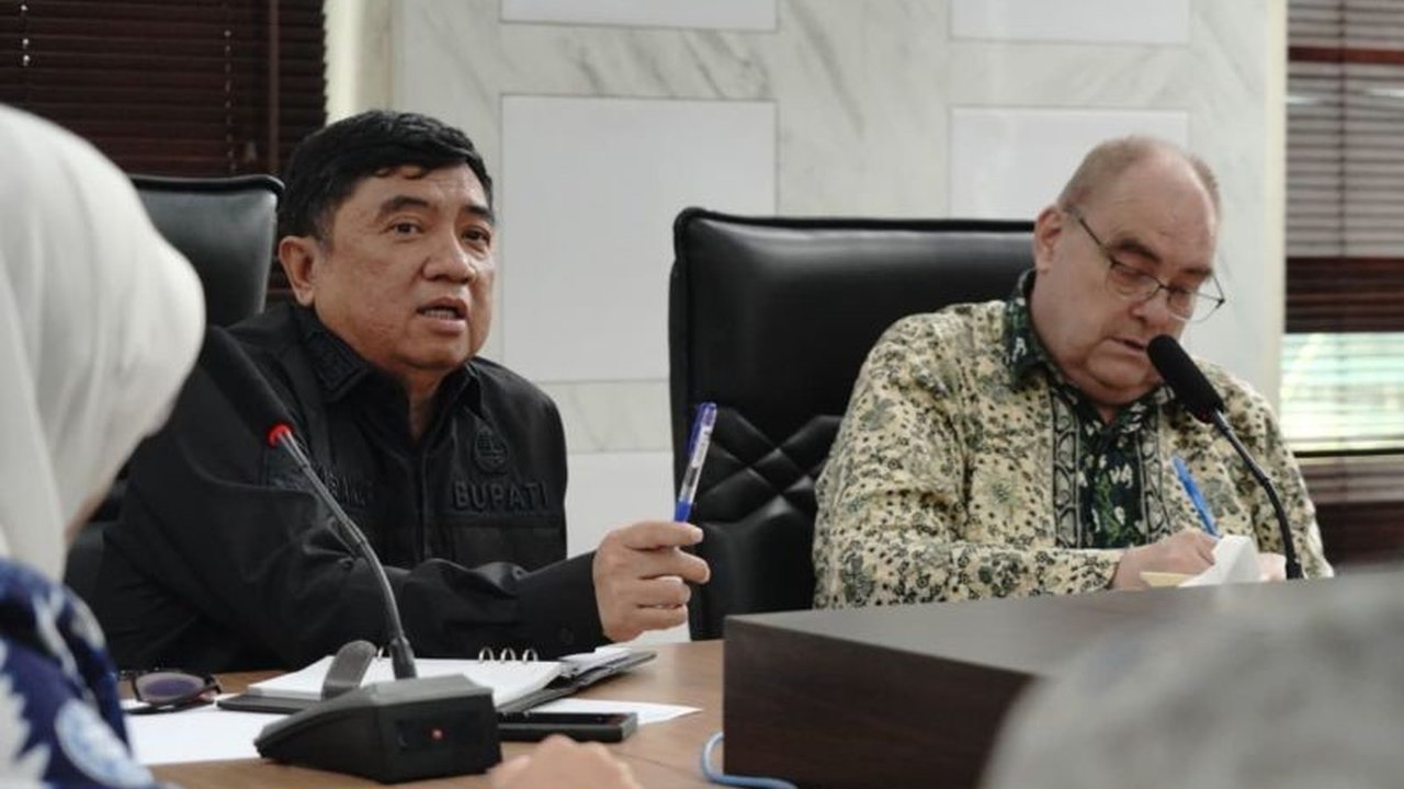 Pemerintah Kabupaten Garut menjalin kolaborasi strategis dengan IPB University dan Australia-Indonesia Centre (AIC) untuk memperkuat Pengembangan Industri Kulit Garut, membuka jalan menuju pasar global.