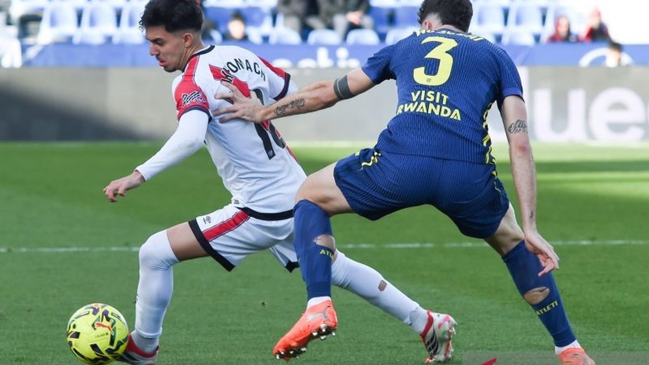 Pekan ke-27 Liga Spanyol siap menyajikan duel sengit. Real Madrid bertekad memangkas jarak, sementara Barcelona ingin kokoh di puncak klasemen Liga Spanyol.