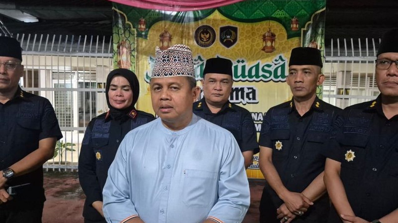 Kanwil Ditjenpas Lampung menerapkan pendekatan pembinaan humanis dalam Pengamanan Lapas Lampung dan rutan, namun tetap tegas terhadap pelanggaran hukum, terutama narkotika, seraya memperketat pengawasan jelang Idul Fitri untuk menjaga kondusivitas.