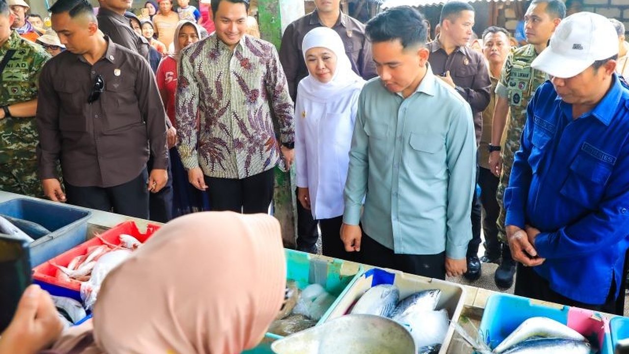 Pemerintah Provinsi Jawa Timur memastikan stabilitas pasokan ikan menjelang Idul Fitri 1447 H melalui pemantauan pasar dan koordinasi, guna menjamin ketersediaan serta harga yang terjangkau bagi masyarakat.