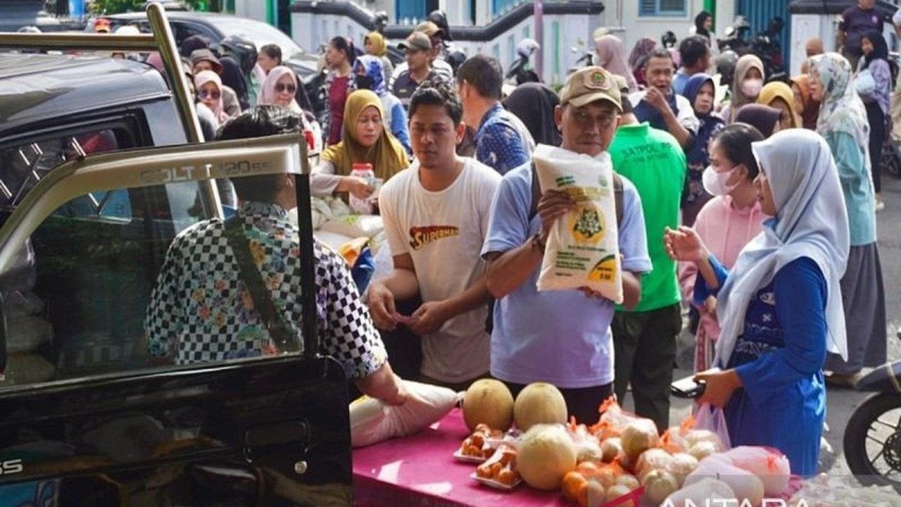 Pemerintah Kabupaten Batang kembali menggelar Gerakan Pangan Murah untuk menstabilkan harga kebutuhan pokok dan menekan inflasi menjelang Lebaran 2026, tawarkan harga lebih terjangkau bagi masyarakat.