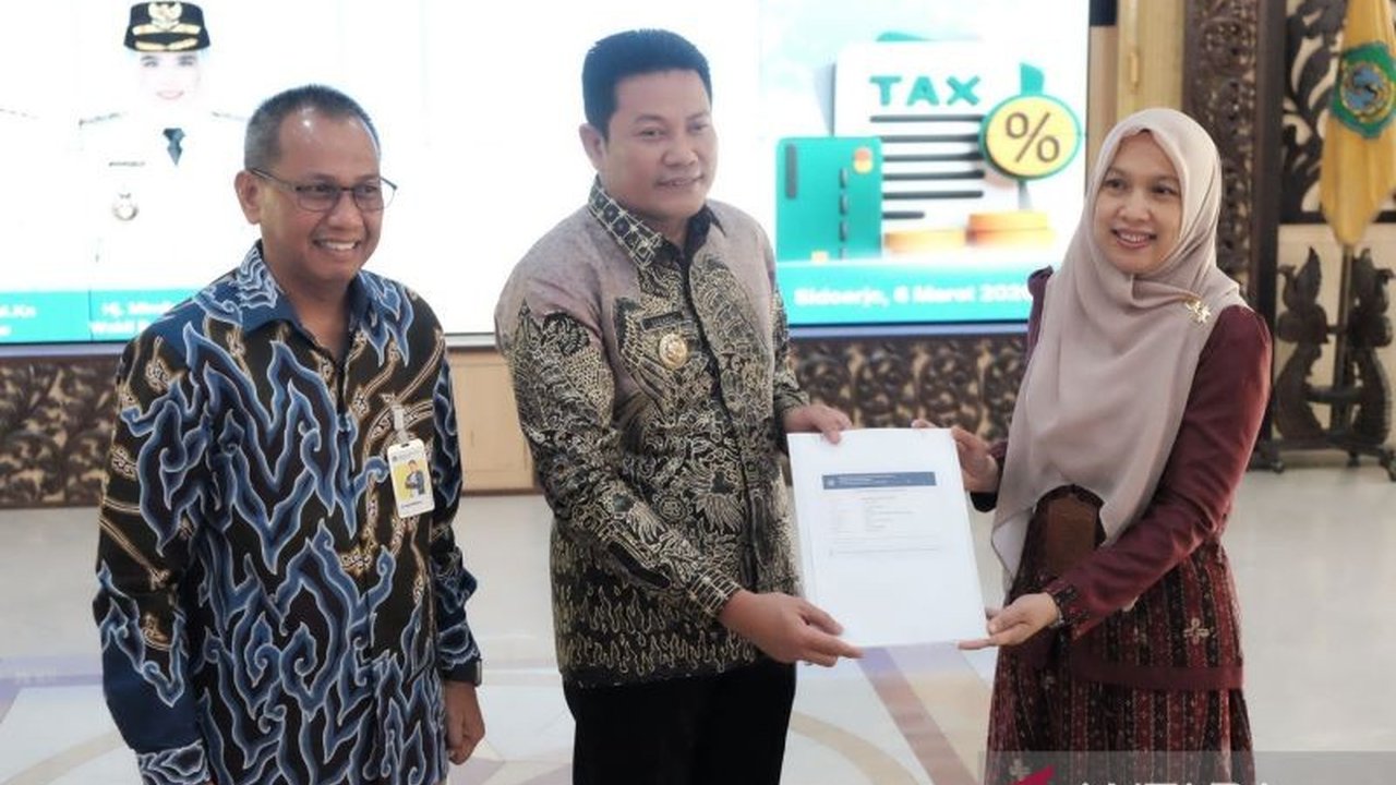 Pemkab Sidoarjo mengimbau seluruh ASN untuk segera melaporkan SPT Tahunan Pribadi 2025 sebelum batas waktu 31 Maret 2026, menegaskan pentingnya kepatuhan pajak sebagai teladan bagi masyarakat.