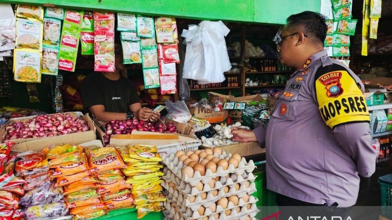 Pemerintah Kabupaten Natuna membentuk Satgas Saber Pangan untuk mengawasi komoditas strategis, menjaga stabilitas harga, serta memastikan kualitas dan keamanan pangan di wilayah tersebut.