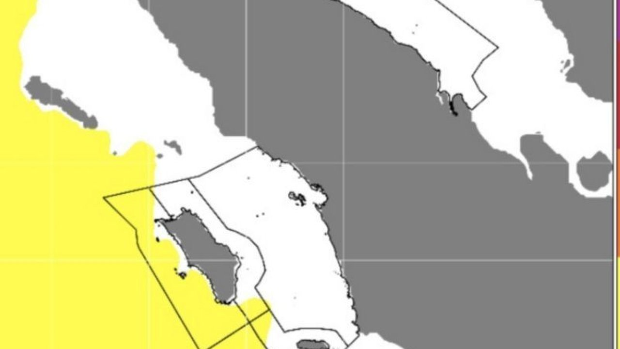 BMKG memprakirakan perairan barat Kepulauan Nias berpotensi dilanda gelombang tinggi hingga 2,5 meter mulai 6-7 Maret 2026, mengancam keselamatan pelayaran.