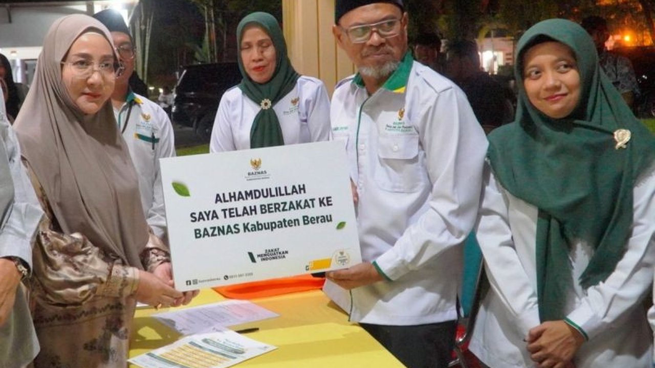 Badan Amil Zakat Nasional (Baznas) Kabupaten Berau berhasil mengumpulkan Pengumpulan ZIS Baznas Berau sebesar Rp2,2 miliar selama Ramadan, dana ini akan digunakan untuk berbagai program pengentasan duafa yang inovatif dan berkelanjutan.
