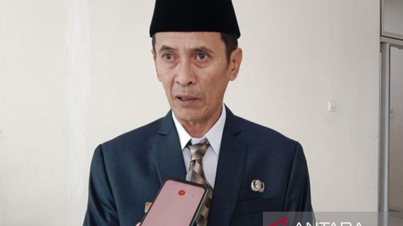 BPBD Rejang Lebong menunjukkan kesiapan penuh menghadapi Mudik Lebaran 2026 dengan menyiagakan alat berat dan personel untuk mengantisipasi bencana longsor di jalur utama, demi menjamin keamanan pemudik.